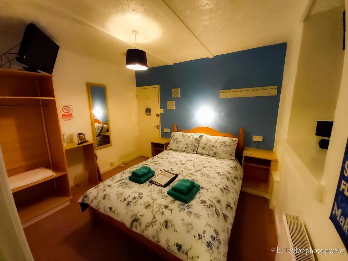 The Bettle And Chisel Hotel Delabole Bagian luar foto